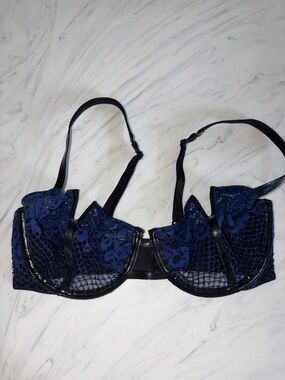 Victoria's secret very sexy balconette bra 34D underwire lace leather fishnet